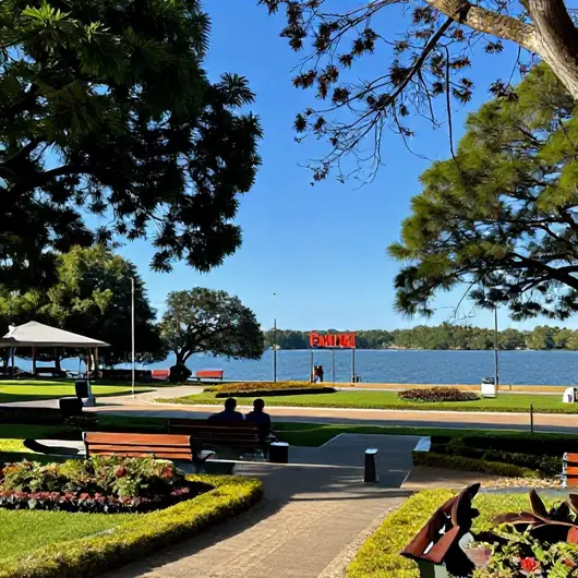 Descubra a Orla de Palmas: Um Paraíso ao Lado do Lago Descubra a Orla de Palmas: Um Paraíso ao Lado do Lago