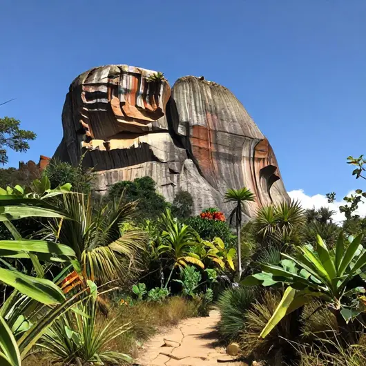 Descubra a pedra furada PE: um tesouro natural
