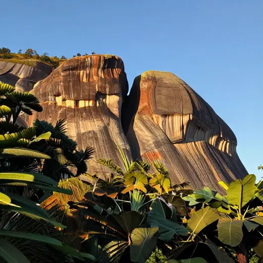 Descubra a Pedra Furada Descubra a Pedra Furada